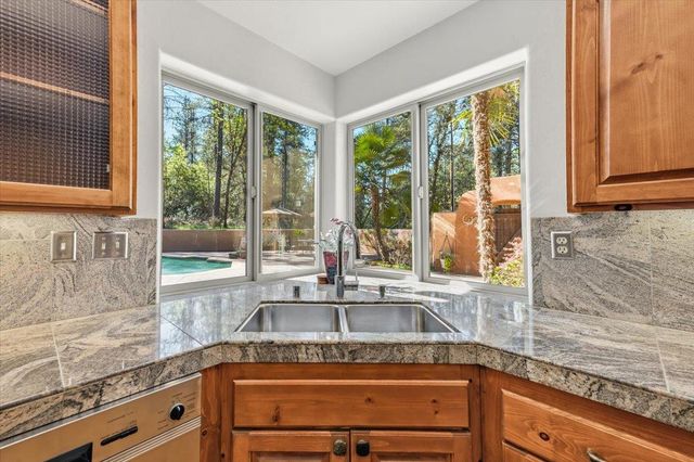 1495 Hillish Rock Rd, Meadow Vista, CA 95722