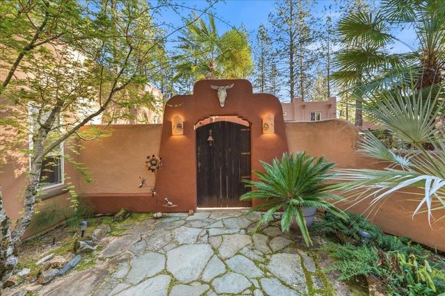 1495 Hillish Rock Rd, Meadow Vista, CA 95722