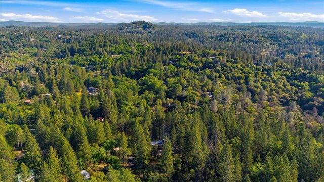 1495 Hillish Rock Rd, Meadow Vista, CA 95722