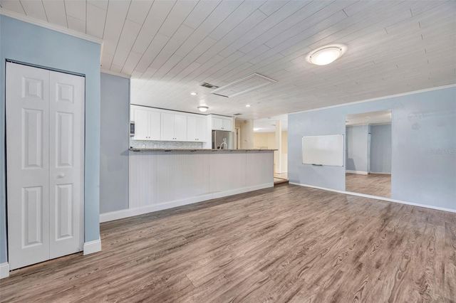 407 1ST AVENUE NE, Lutz, FL 33549