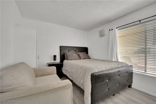 2913 Du Barry Manor Lane, Las Vegas, NV 89108