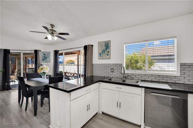 2913 Du Barry Manor Lane, Las Vegas, NV 89108