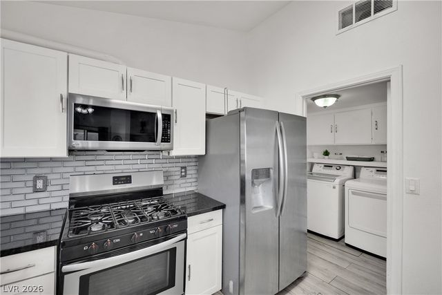 2913 Du Barry Manor Lane, Las Vegas, NV 89108