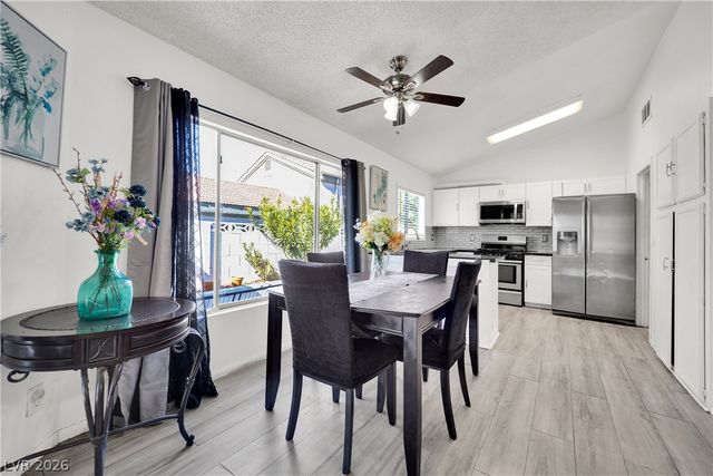 2913 Du Barry Manor Lane, Las Vegas, NV 89108