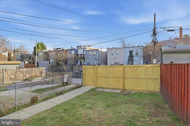 122 BATES ST NW, Washington, DC 20001