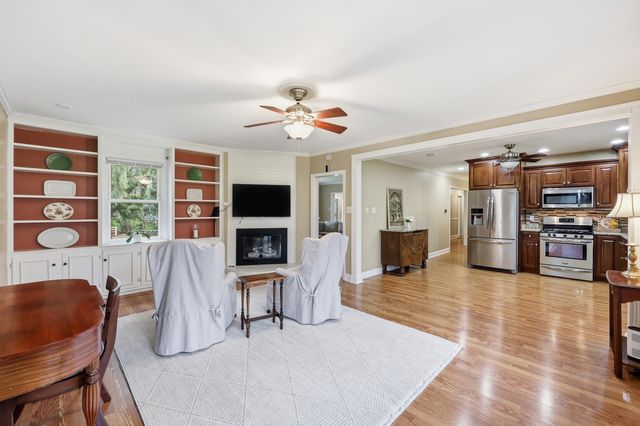 508 S Main Street, Versailles, KY 40383