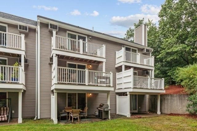 30 Sycamore Drive 30, Leominster, MA 01453