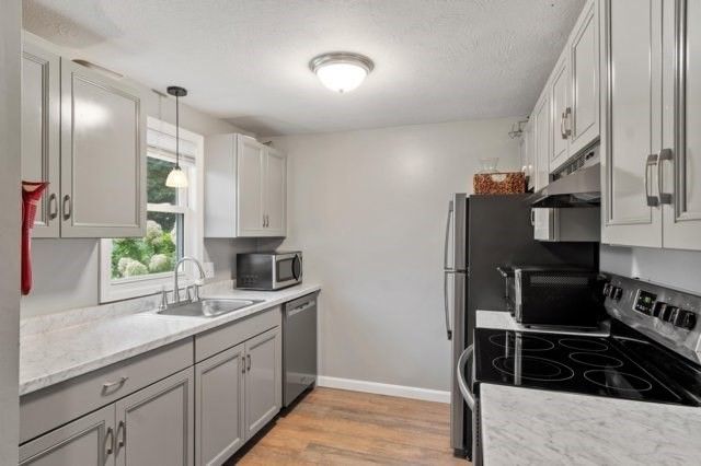 30 Sycamore Drive 30, Leominster, MA 01453