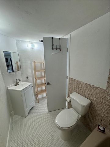 1398 NE 191st St C305, Miami, FL 33179