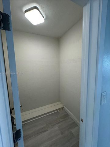 1398 NE 191st St C305, Miami, FL 33179