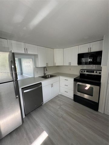 1398 NE 191st St C305, Miami, FL 33179