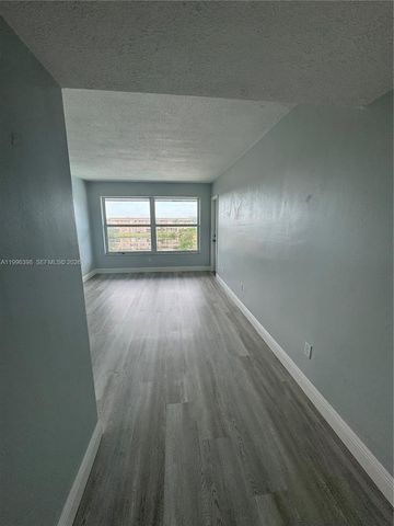 1398 NE 191st St C305, Miami, FL 33179