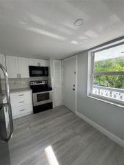 1398 NE 191st St C305, Miami, FL 33179