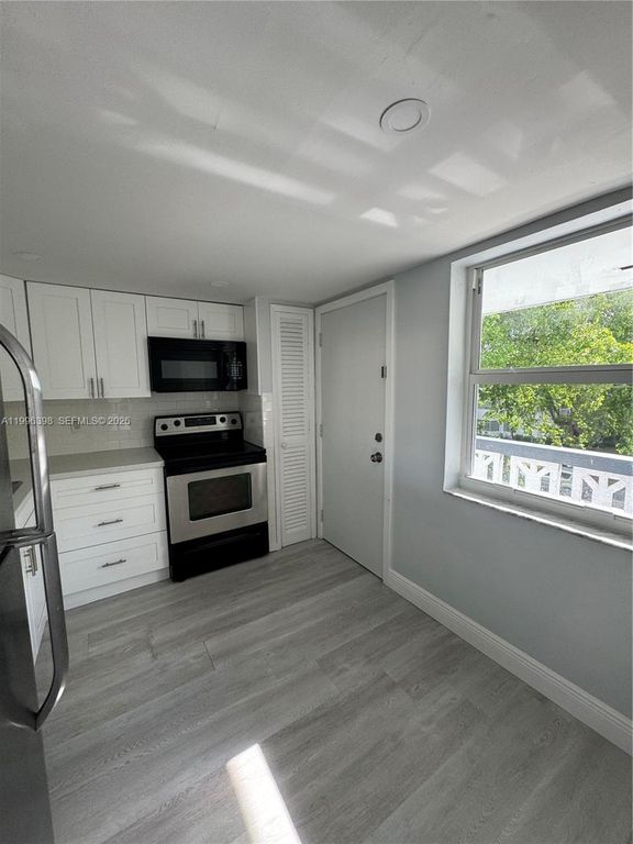 1398 NE 191st St C305, Miami, FL 33179