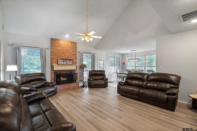 2113 Blackfoot Trail, Mesquite, TX 75149