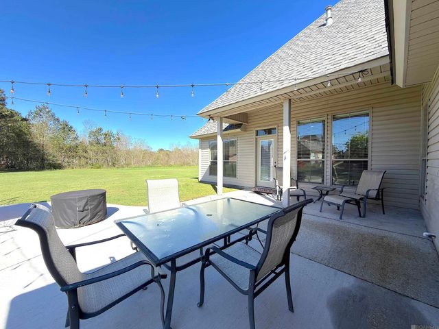 13348 Autumn Run Dr, Walker, LA 70785