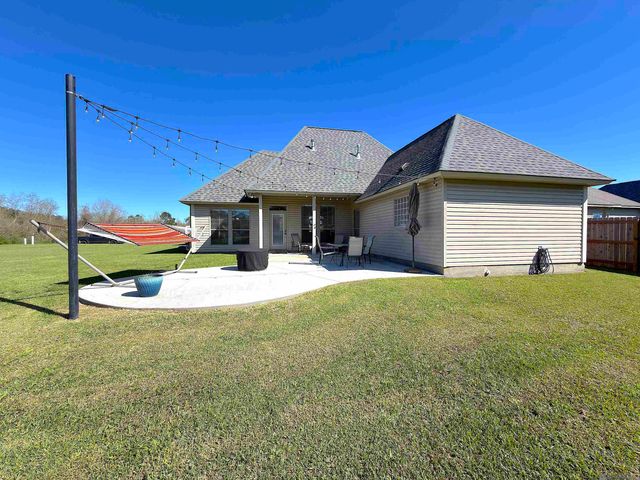 13348 Autumn Run Dr, Walker, LA 70785