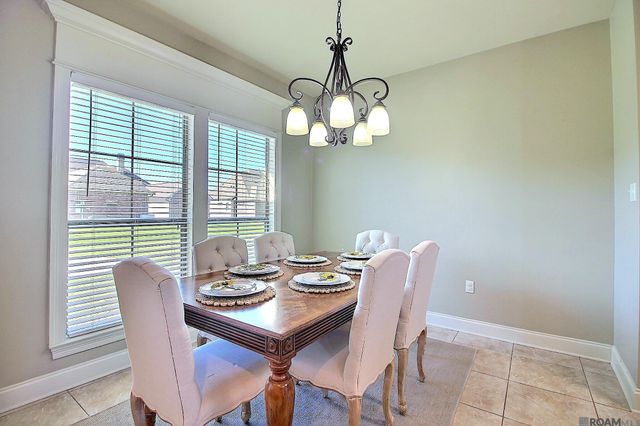 13348 Autumn Run Dr, Walker, LA 70785