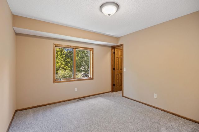 1941 Berkshire Drive, Eagan, MN 55122
