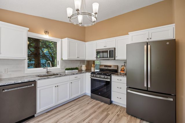 1941 Berkshire Drive, Eagan, MN 55122