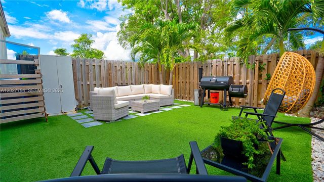 12453 NW 23rd Ct, Miami, FL 33167
