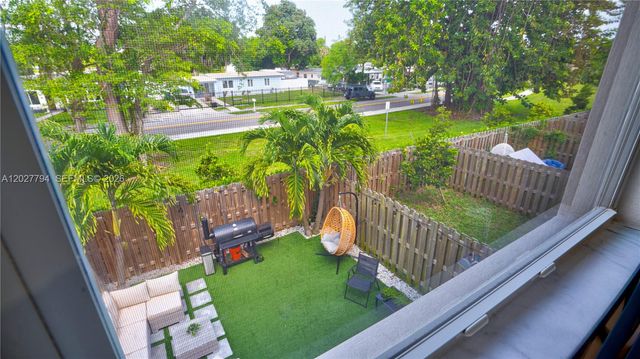 12453 NW 23rd Ct, Miami, FL 33167