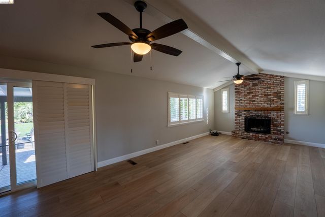 147 Loren Ln, Oakley, CA 94561