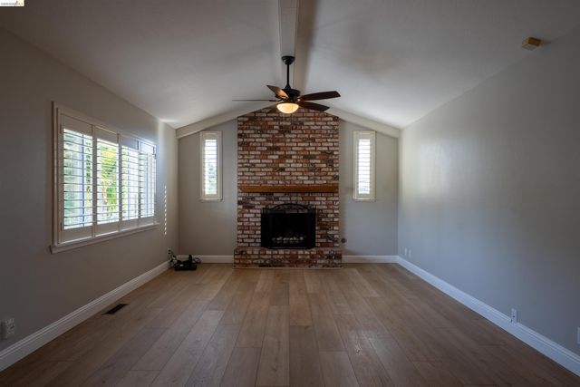 147 Loren Ln, Oakley, CA 94561