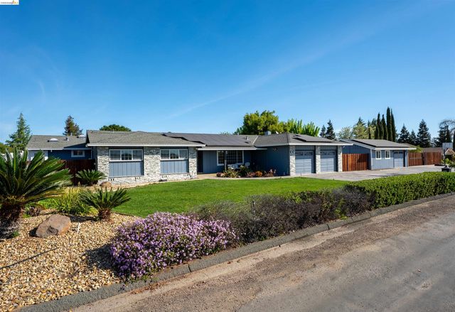 147 Loren Ln, Oakley, CA 94561