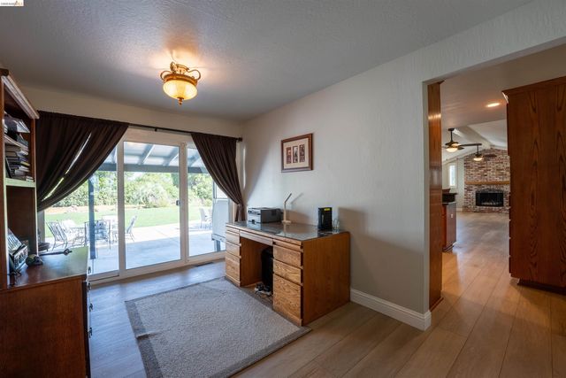 147 Loren Ln, Oakley, CA 94561