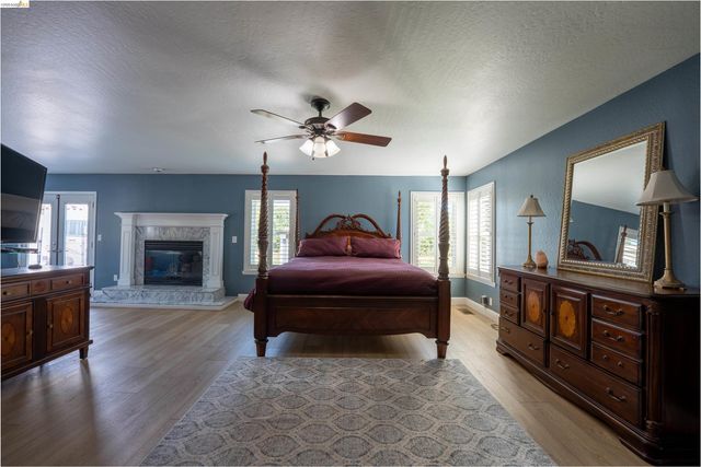 147 Loren Ln, Oakley, CA 94561