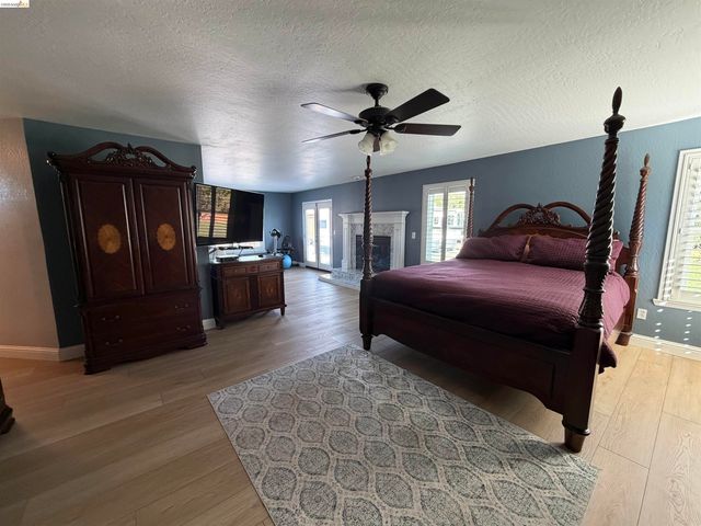 147 Loren Ln, Oakley, CA 94561