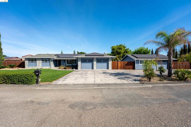 147 Loren Ln, Oakley, CA 94561