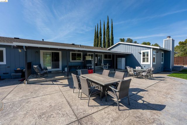 147 Loren Ln, Oakley, CA 94561