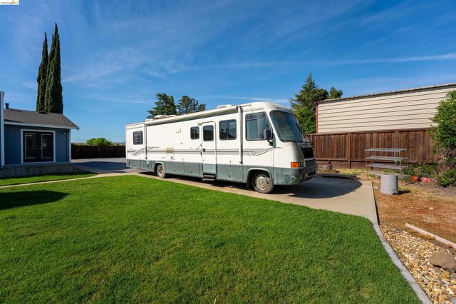 147 Loren Ln, Oakley, CA 94561