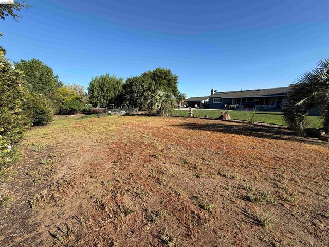 147 Loren Ln, Oakley, CA 94561