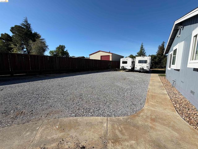 147 Loren Ln, Oakley, CA 94561