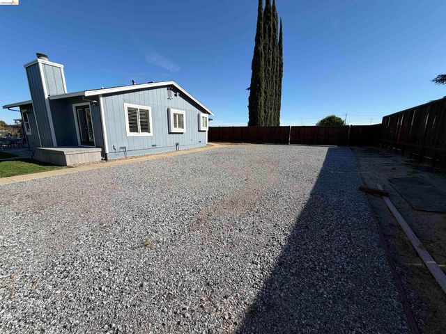 147 Loren Ln, Oakley, CA 94561