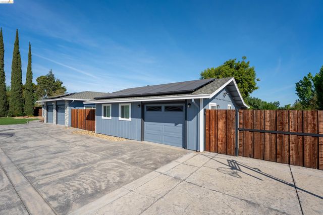 147 Loren Ln, Oakley, CA 94561