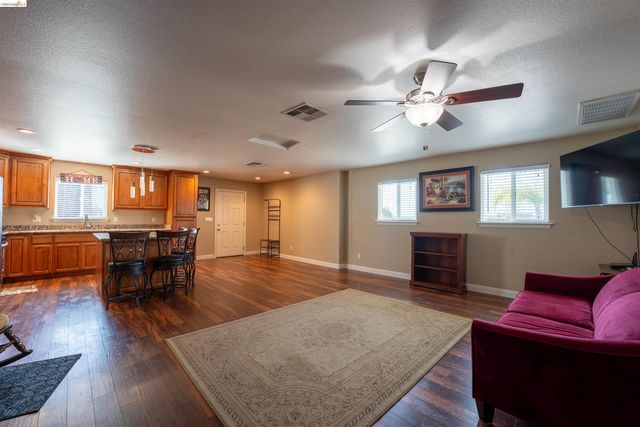 147 Loren Ln, Oakley, CA 94561