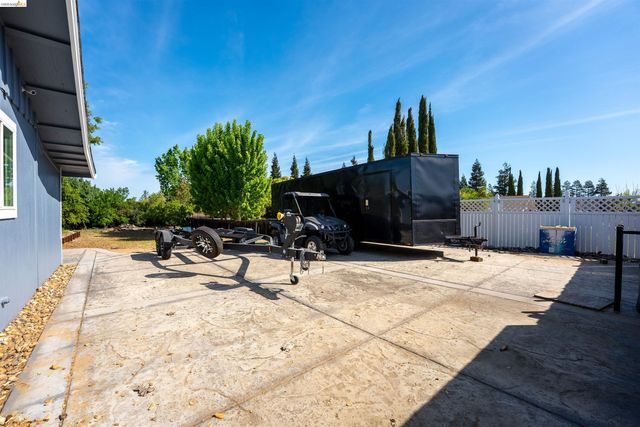 147 Loren Ln, Oakley, CA 94561