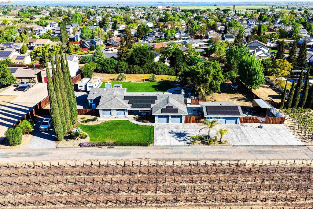 147 Loren Ln, Oakley, CA 94561