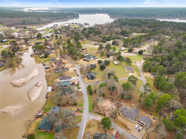 1 Hillside Court, Huntsville, TX 77340