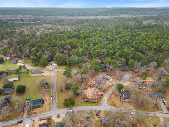 1 Hillside Court, Huntsville, TX 77340