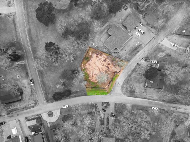 1 Hillside Court, Huntsville, TX 77340