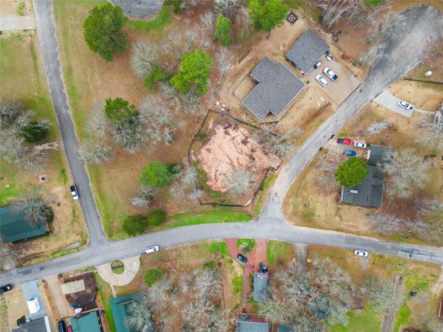 1 Hillside Court, Huntsville, TX 77340