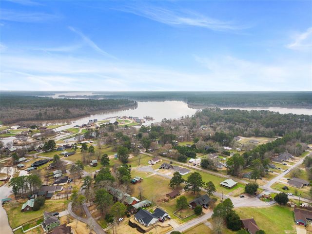 1 Hillside Court, Huntsville, TX 77340