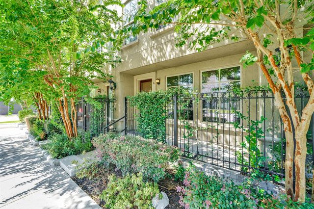 2216 Chenevert Street 6, Houston, TX 77003