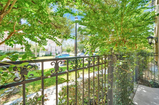 2216 Chenevert Street 6, Houston, TX 77003