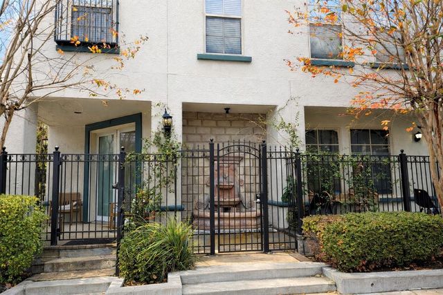 2216 Chenevert Street 6, Houston, TX 77003